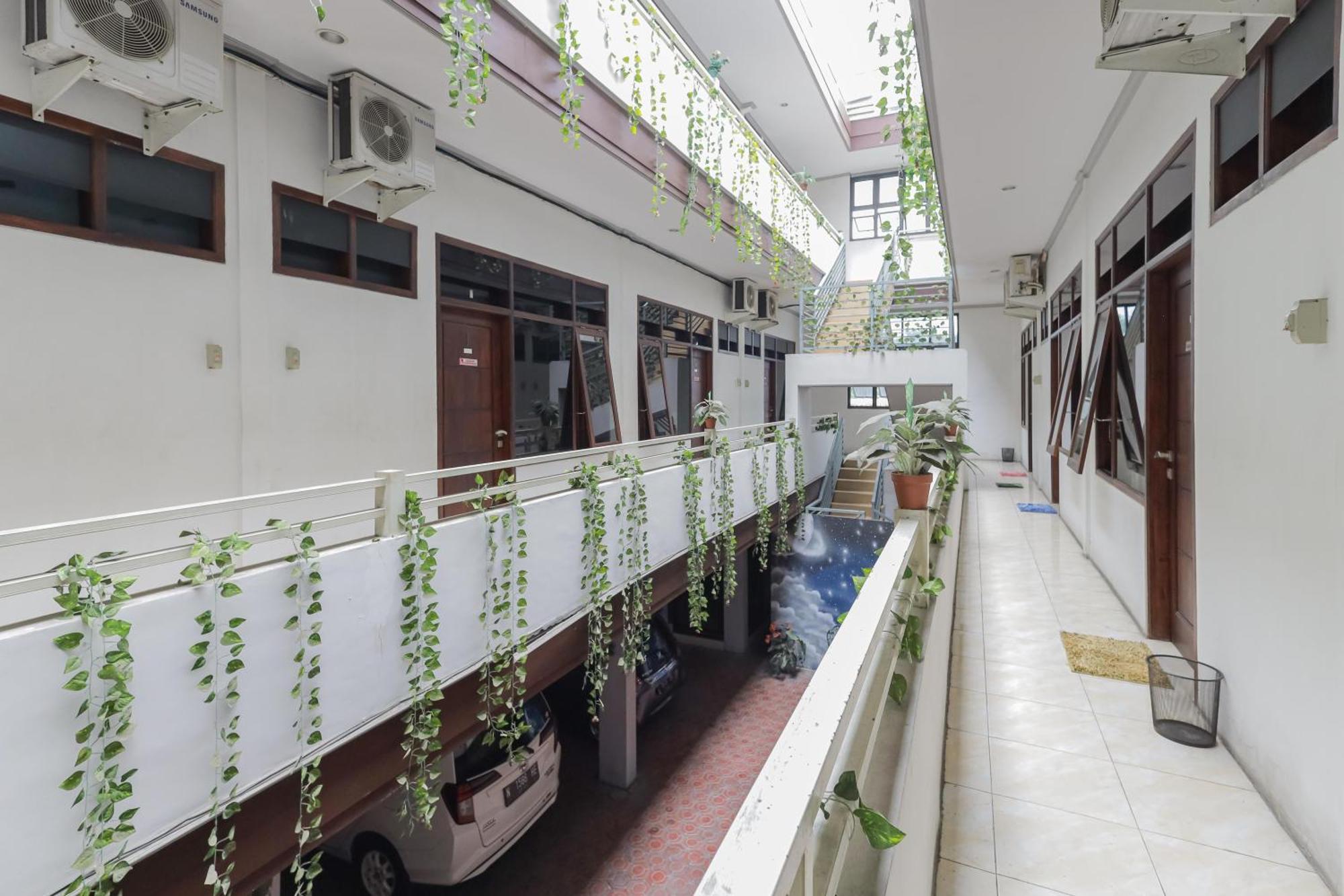 Reddoorz At Pondok Candra スラバヤ エクステリア 写真