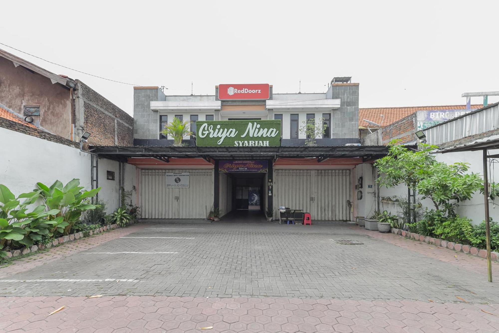 Reddoorz At Pondok Candra スラバヤ エクステリア 写真