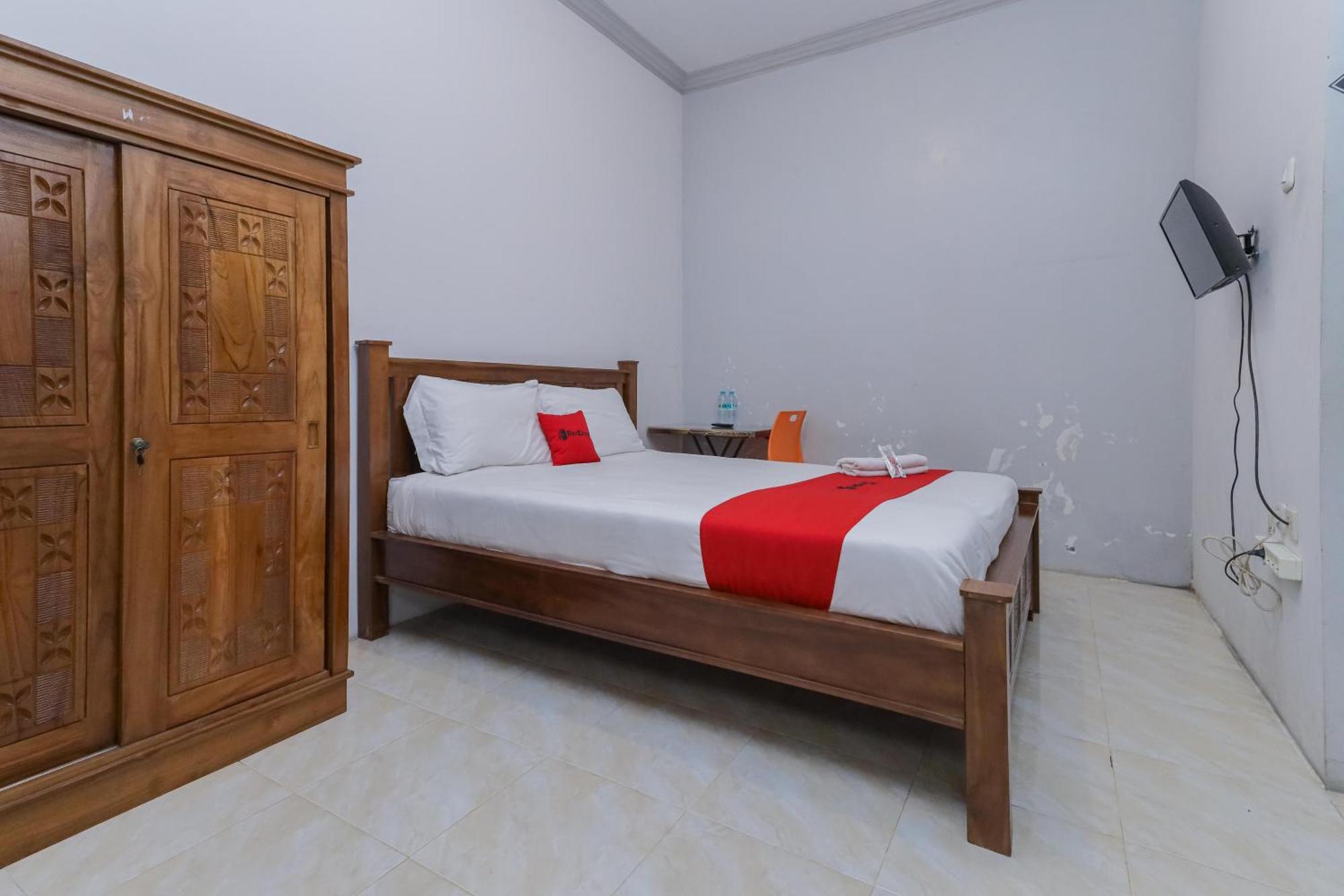 Reddoorz At Pondok Candra スラバヤ エクステリア 写真