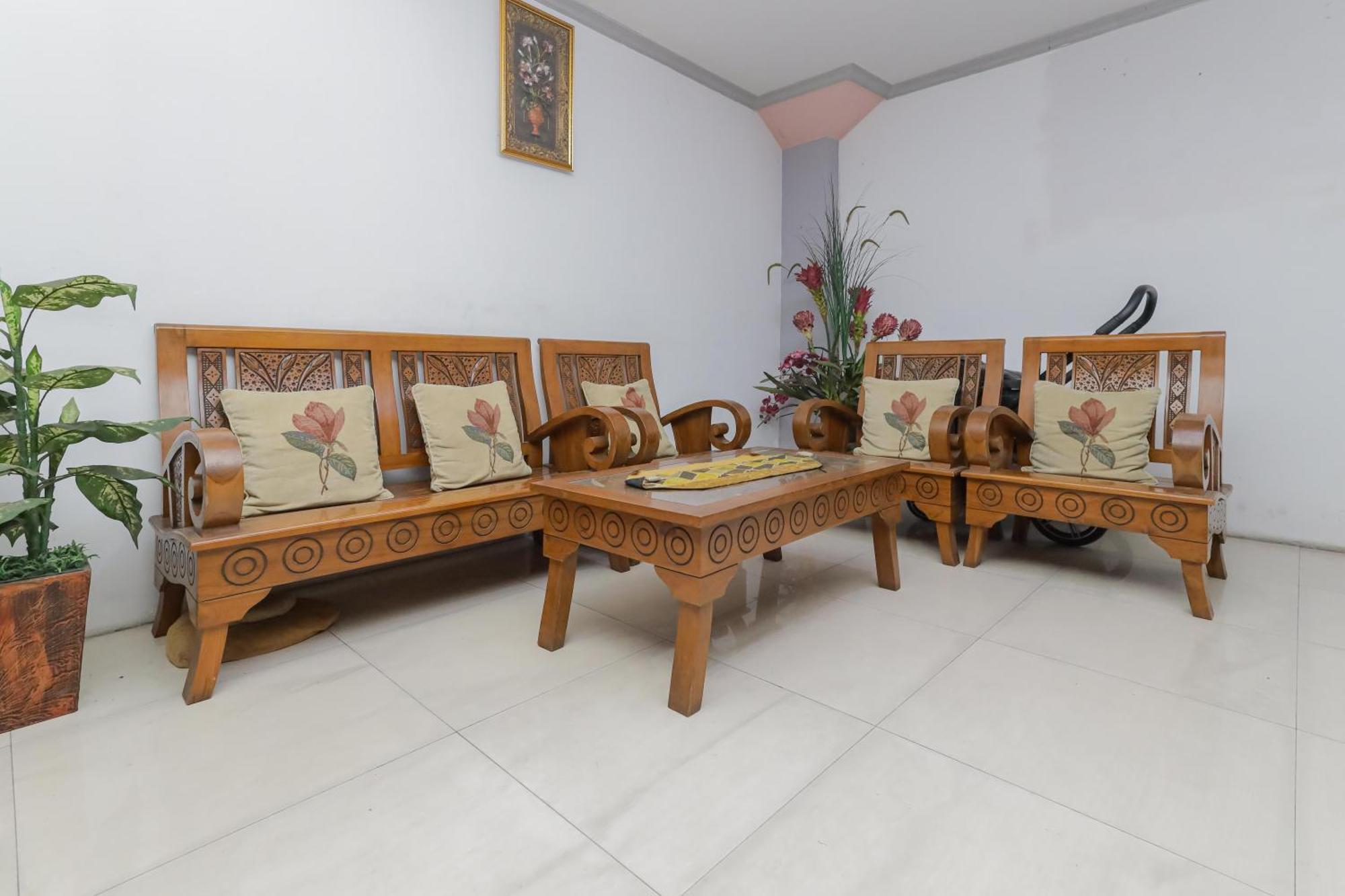 Reddoorz At Pondok Candra スラバヤ エクステリア 写真