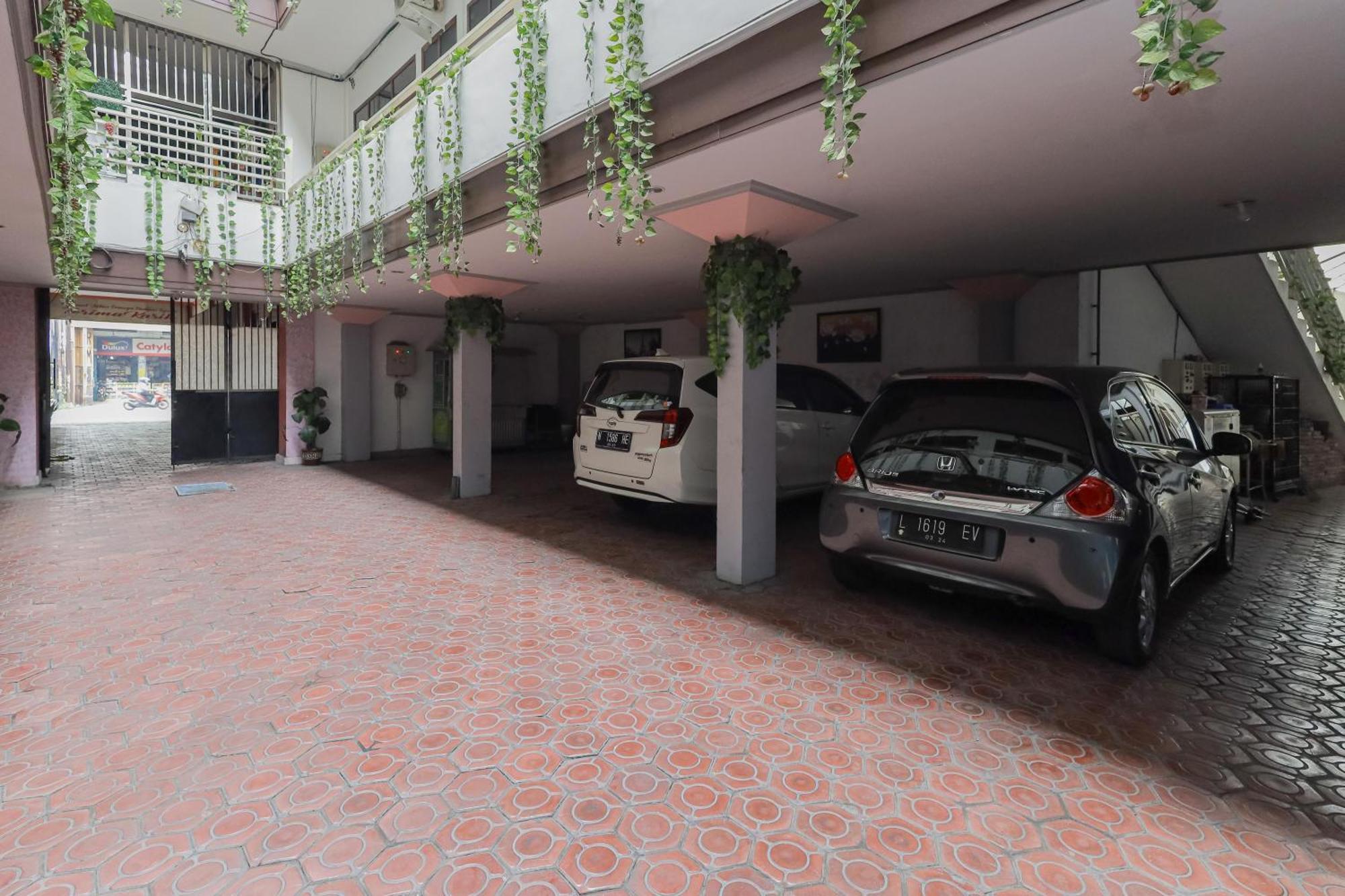 Reddoorz At Pondok Candra スラバヤ エクステリア 写真